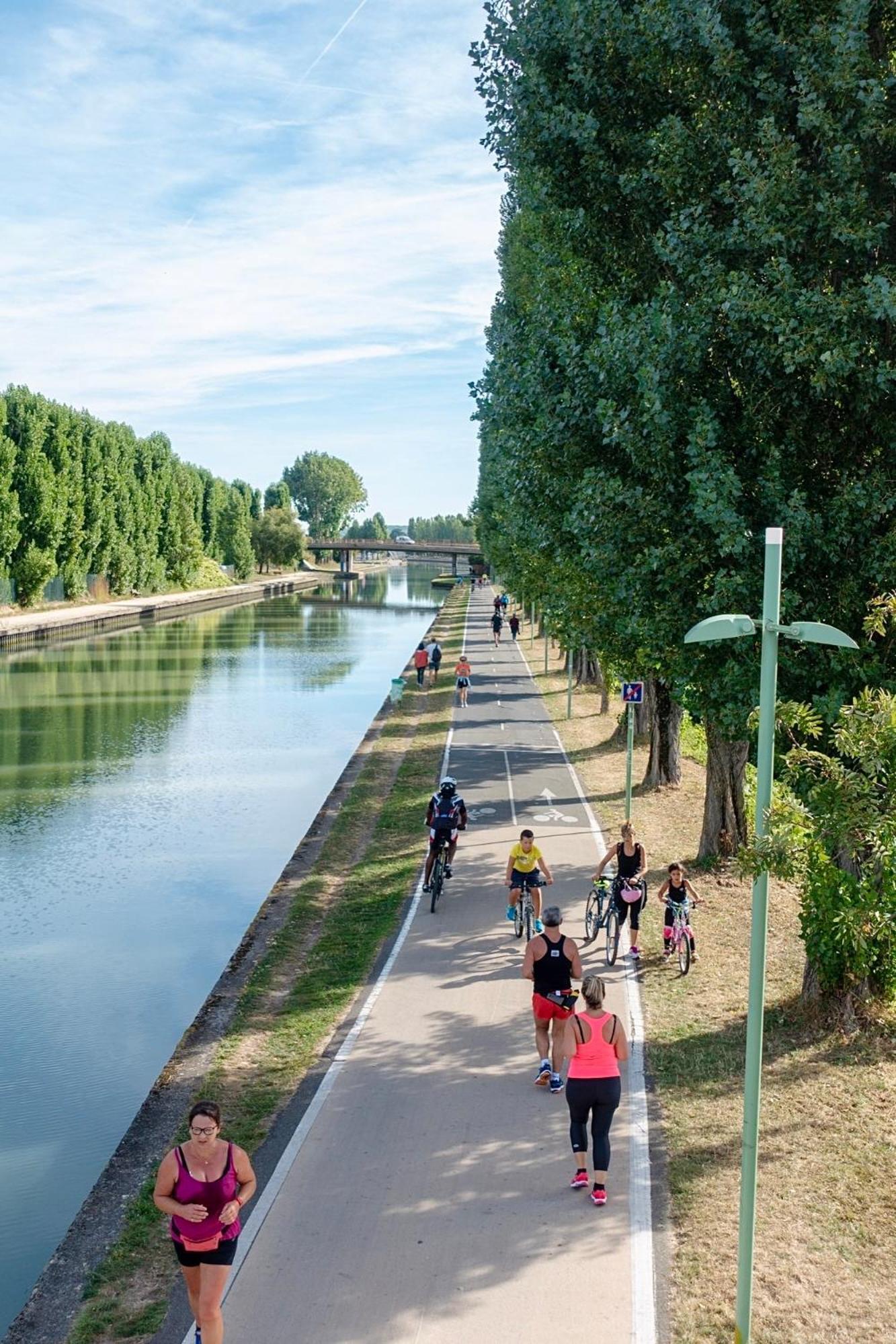 Cozy Cottage Paris Suburb! Bobigny Ngoại thất bức ảnh