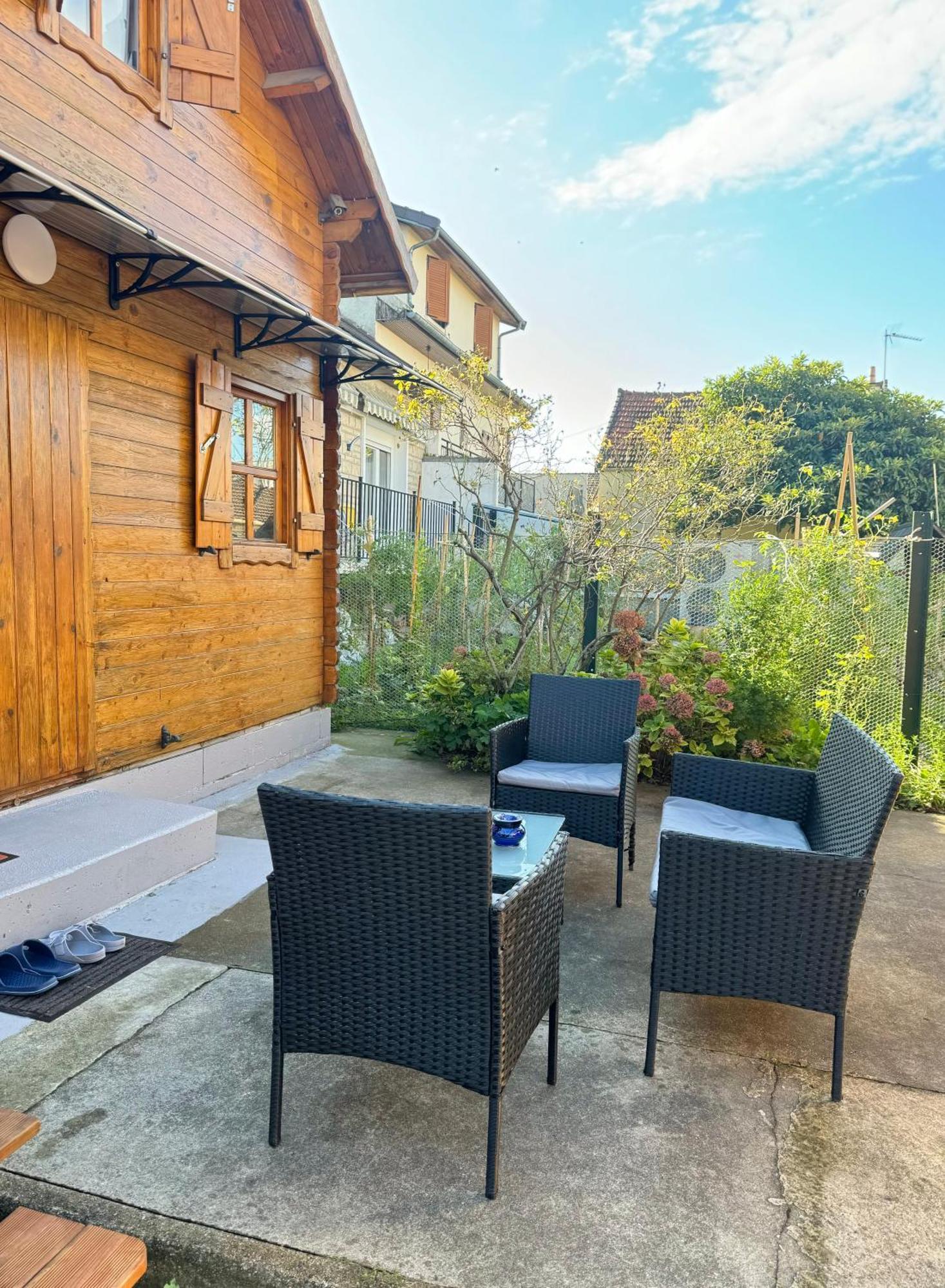 Cozy Cottage Paris Suburb! Bobigny Ngoại thất bức ảnh