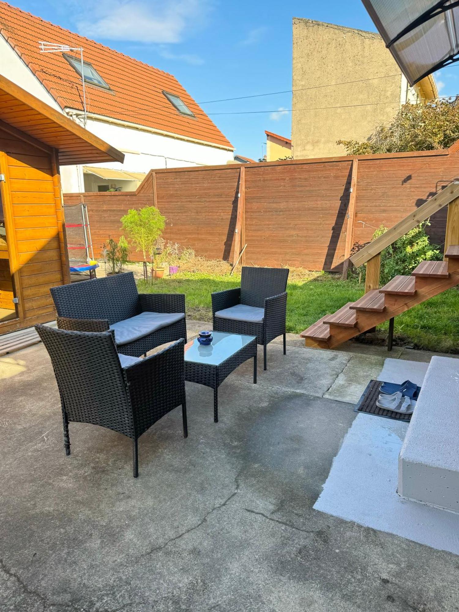 Cozy Cottage Paris Suburb! Bobigny Ngoại thất bức ảnh